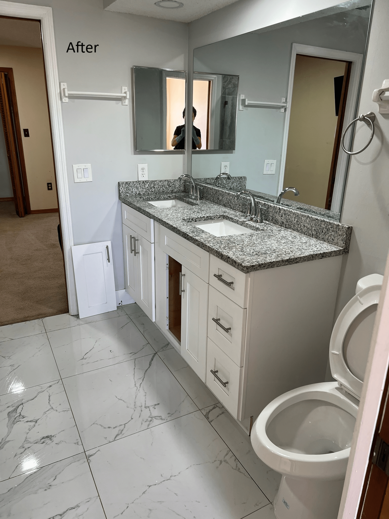 Fully cleaned and sanitized bathroom after move out cleaning service in Tampa FL