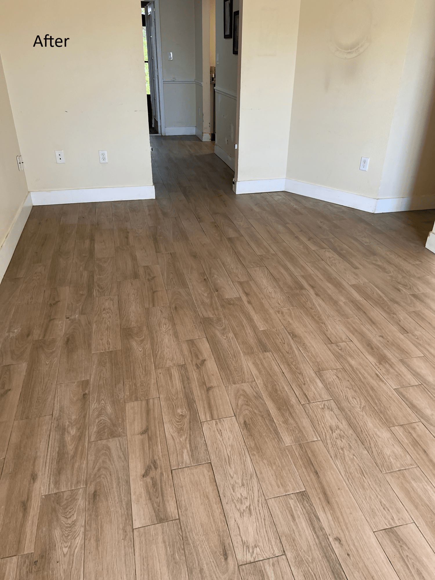 Freshly cleaned and mopped bathroom floor after move out cleaning service in Tampa FL