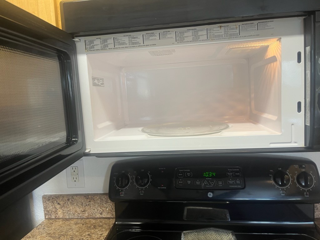 Microwave cleaned and sanitized inside and out after professional house cleaning in Carrollwood