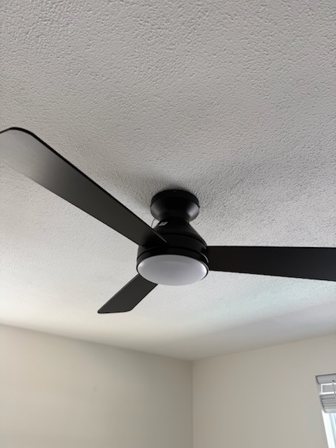 Dust-free ceiling fan after professional house cleaning in Wesley Chapel