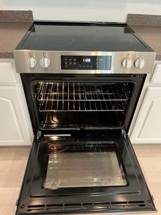 Oven cleaned and degreased inside after professional house cleaning in Lutz