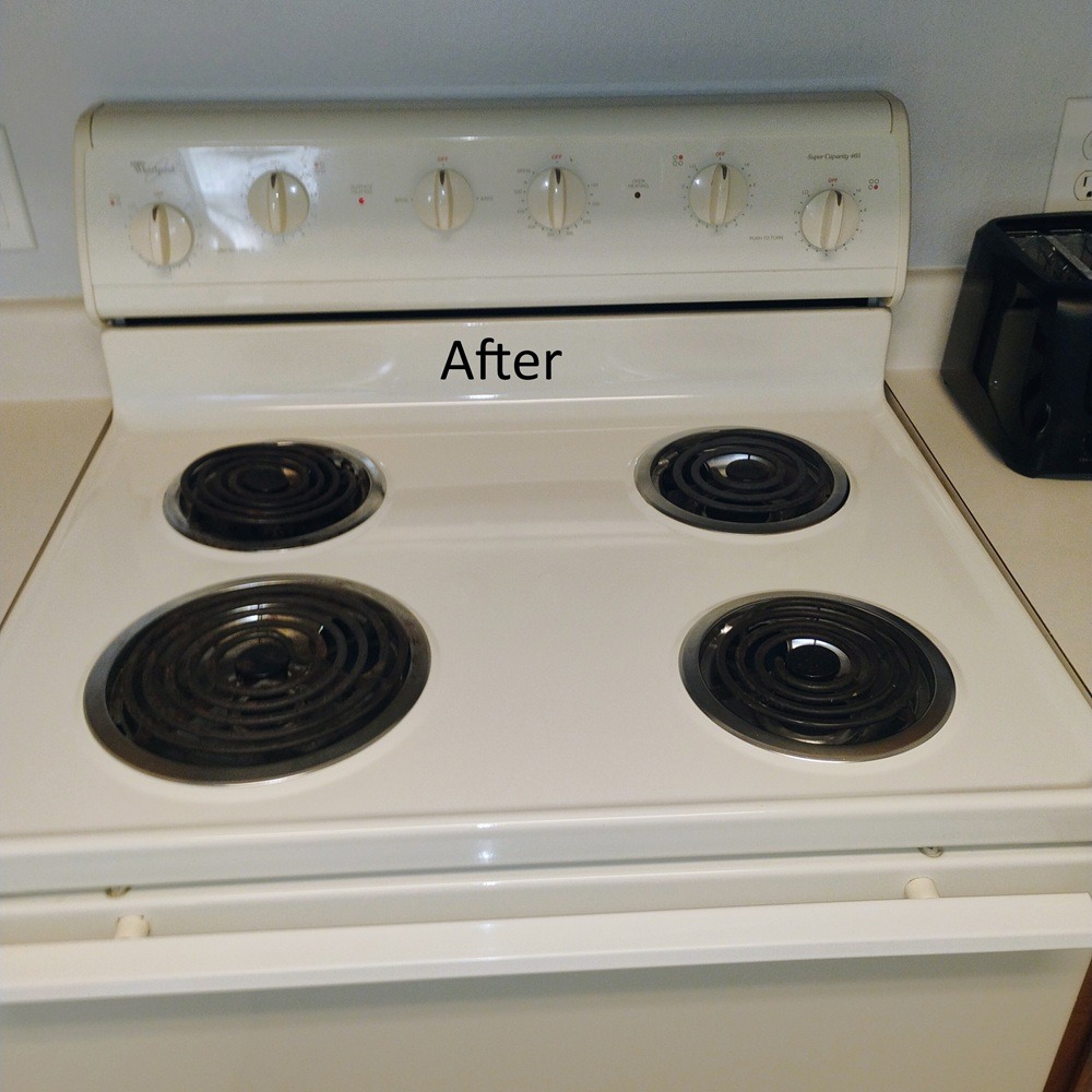 Clean stove after move out cleaning in Tampa, FL